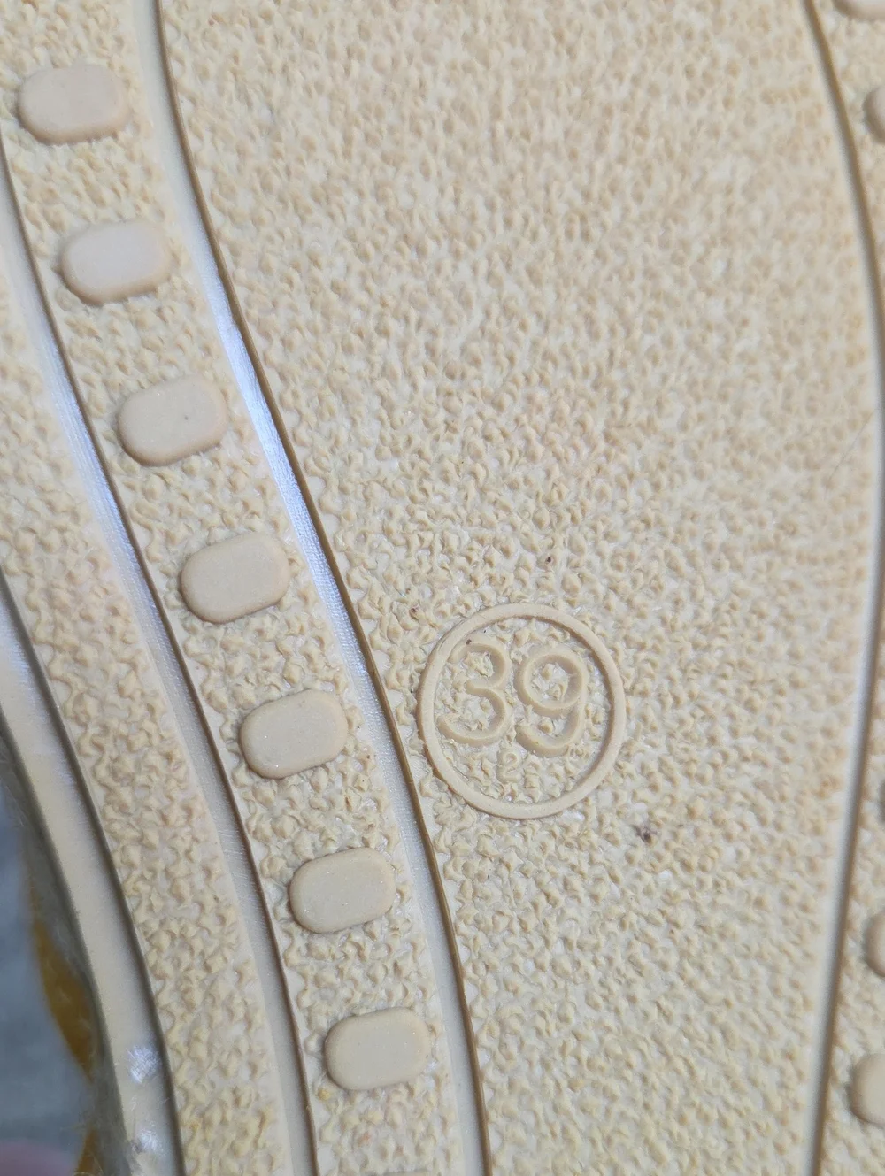 N/A comfortable yellow